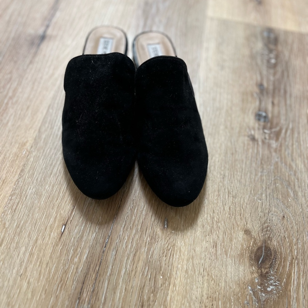 Steve Madden black slip on loafers